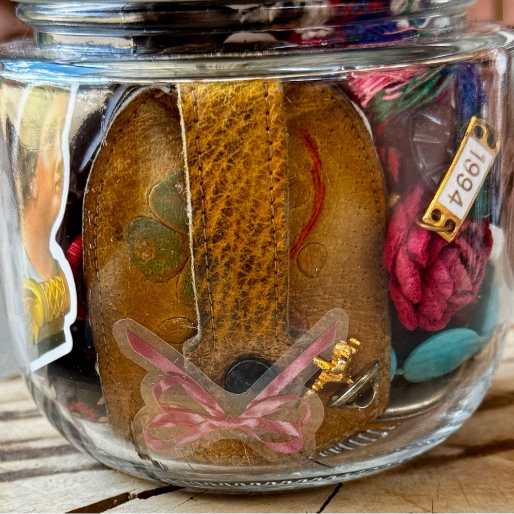 Colorful Trinket Jar #ispy #junkdrawer #crowcore - Picture 2 of 7